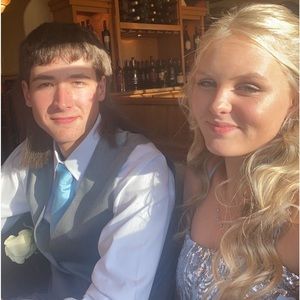 Meet your Posher, Elizabeth